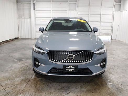 Used 2023 Volvo XC60 B6 Ultimate image 3