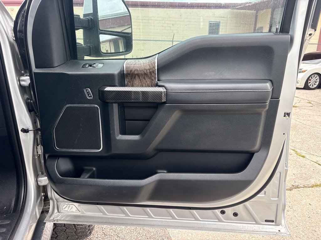 Used 2017 Ford F250 Lariat w/ Lariat Ultimate Package AWD/4WD image 22
