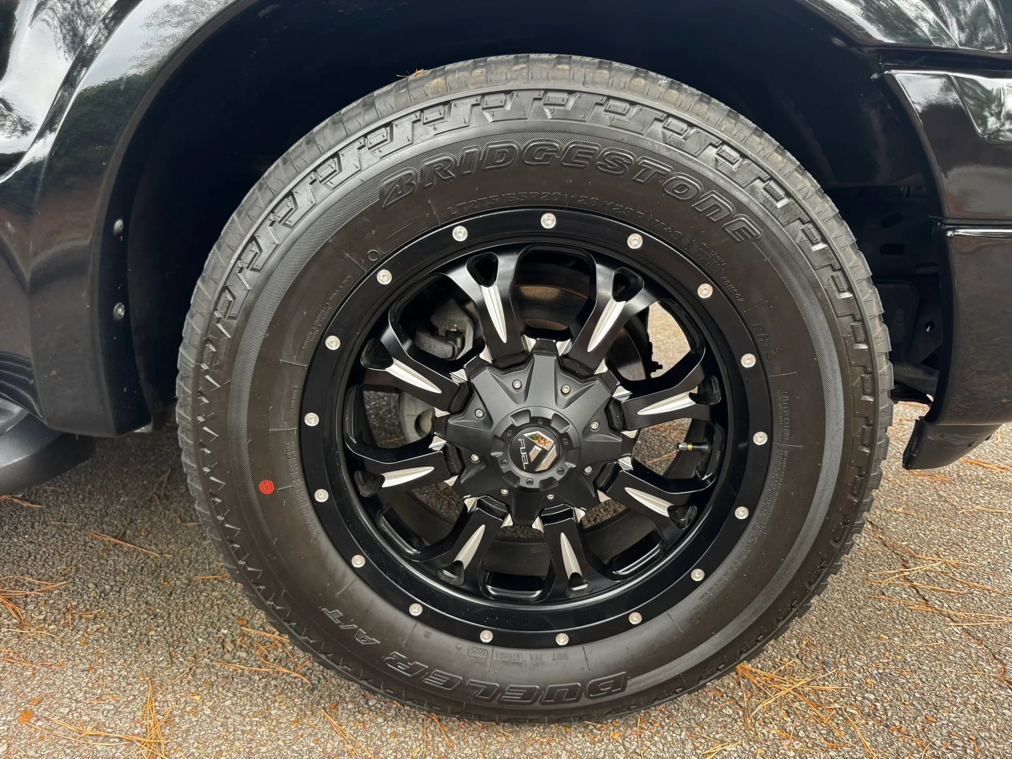 Used 2005 Ford Excursion Limited RWD image 25