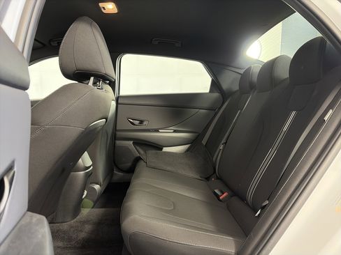 Certified 2025 Hyundai Elantra Sport FWD image 7