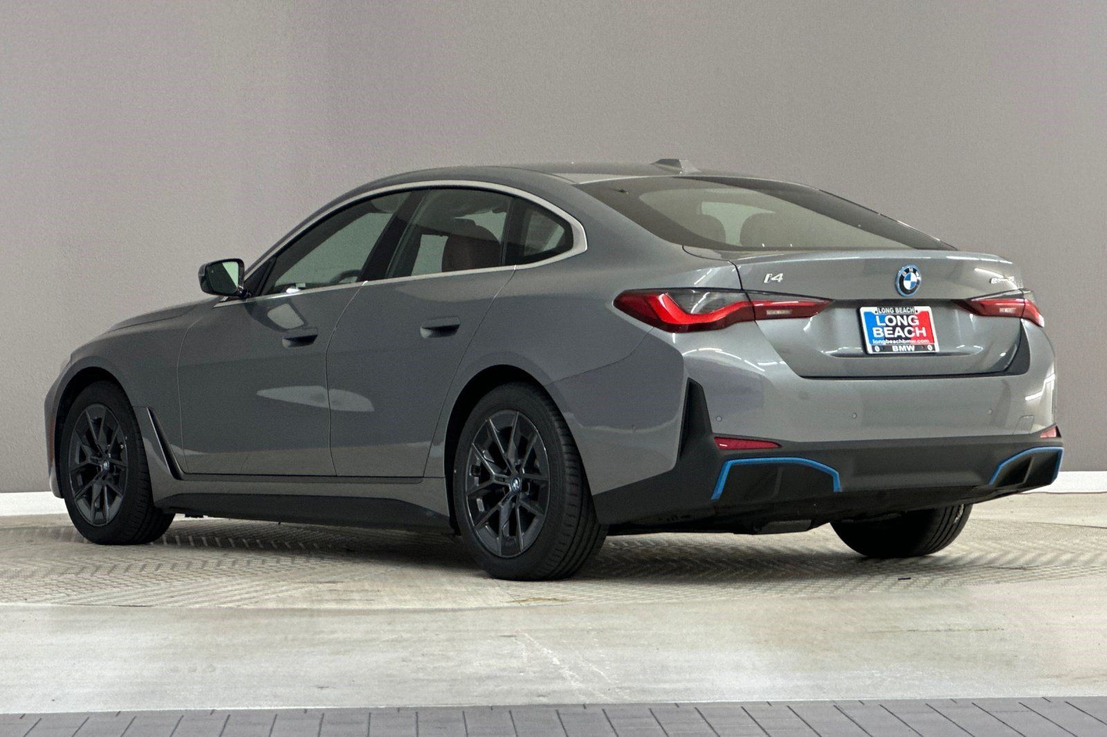 Used 2024 BMW i4 eDrive35 w/ Premium Package RWD image 3