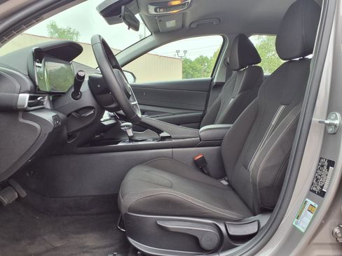 Used 2023 Hyundai Elantra SEL w/ Convenience Package FWD image 15