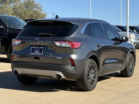 Used 2020 Ford Escape SE image 6