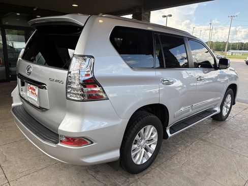 Used 2014 Lexus GX 460 w/ Premium Package AWD/4WD image 6