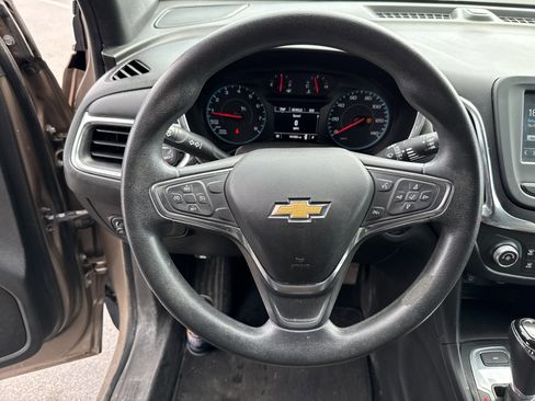 Used 2018 Chevrolet Equinox LT image 17