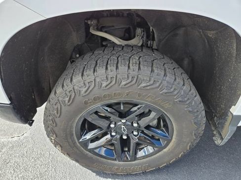 Used 2025 Chevrolet Silverado 1500 Custom Trail Boss AWD/4WD image 29