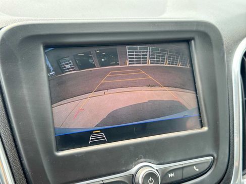 Used 2020 Chevrolet Equinox LS FWD image 28