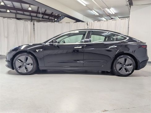 Used 2019 Tesla Model 3 Standard Range image 22