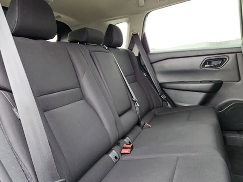 Used 2024 Nissan Rogue S image 17