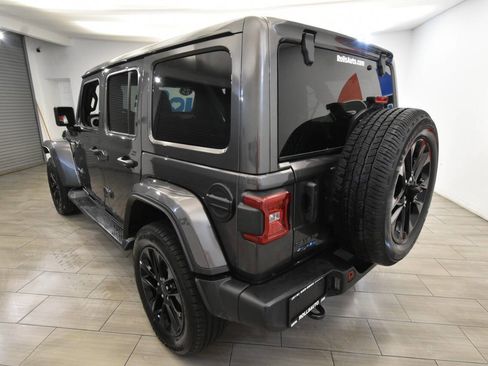 Used 2025 Jeep Wrangler Unlimited Sahara image 3