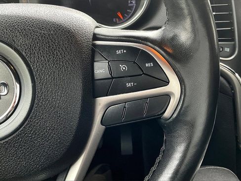 Used 2018 Jeep Grand Cherokee Altitude image 12