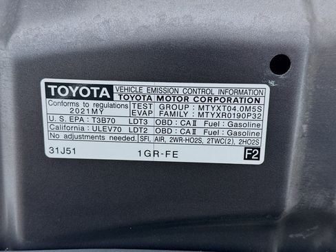 Used 2021 Toyota 4Runner SR5 Premium w/ Moonroof Package RWD image 21