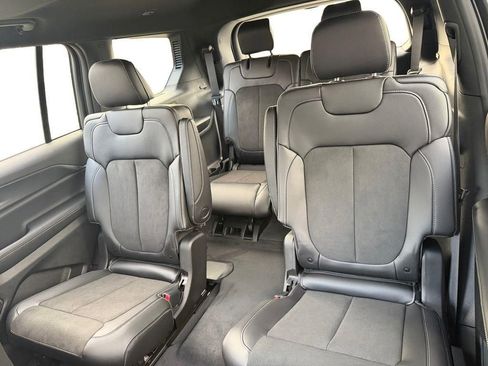 New 2025 Jeep Grand Cherokee L Altitude image 13