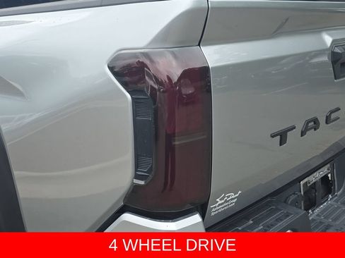 Used 2025 Toyota Tacoma TRD Off-Road w/ TRD Off Road Upgrade Package AWD/4WD image 32