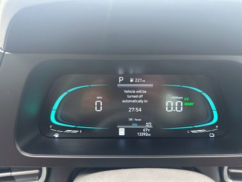 Used 2025 Hyundai Elantra Hybrid FWD image 21