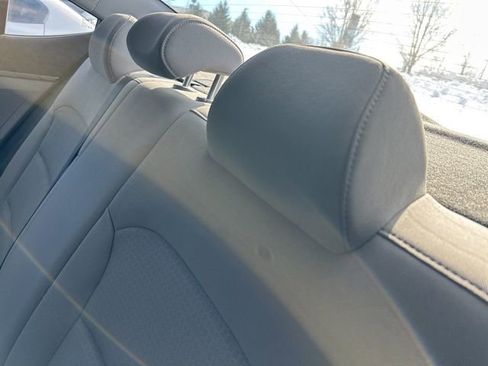 Used 2018 Hyundai Elantra SE image 11