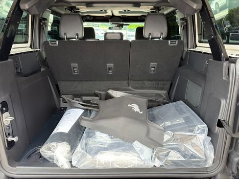 Used 2025 Ford Bronco Badlands w/ Sasquatch Package AWD/4WD image 45