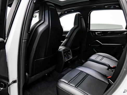 Used 2023 Porsche Cayenne image 69