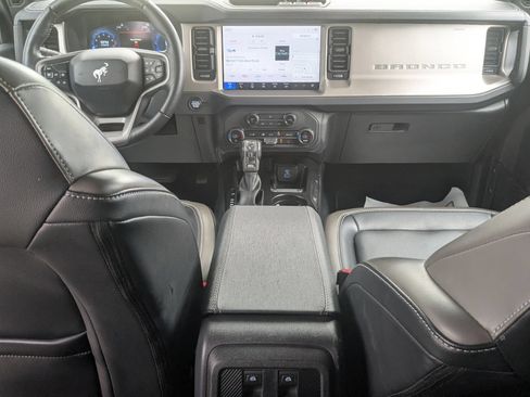 Used 2025 Ford Bronco Outer Banks AWD/4WD image 31