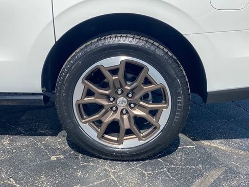 New 2025 Ford Expedition Max King Ranch AWD/4WD image 16