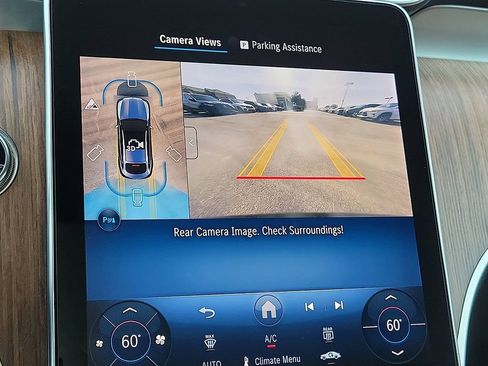 Used 2025 Mercedes-Benz GLC 300 4MATIC image 18