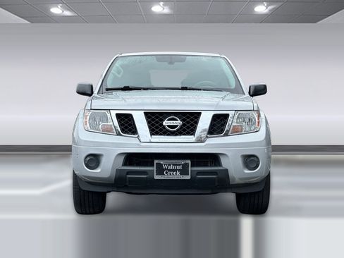 Used 2019 Nissan Frontier SV image 6