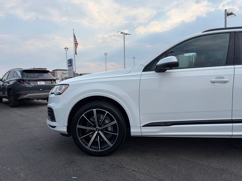 Used 2020 Audi Q7 3.0T Premium Plus w/ Premium Plus Package AWD/4WD image 10