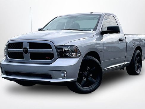 Used 2019 RAM 1500 Express w/ Express Value Package RWD image 3