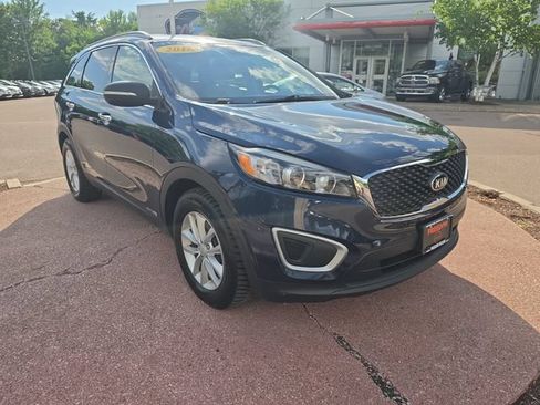 Used 2018 Kia Sorento LX AWD/4WD image 7