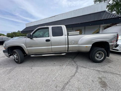 Used 2001 Chevrolet Silverado 3500 LS AWD/4WD image 3