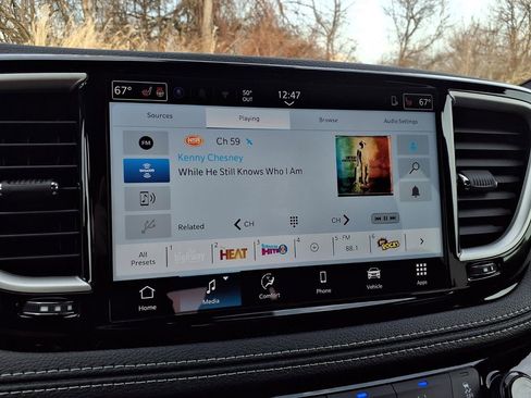 New 2026 Chrysler Pacifica Select w/ S Appearance Package FWD image 11