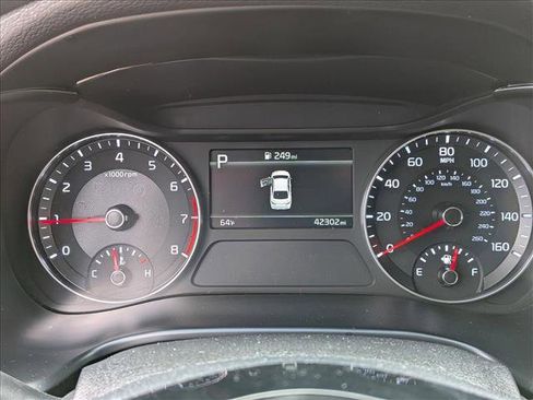 Used 2024 Kia Forte LXS w/ LXS Technology Package FWD image 10