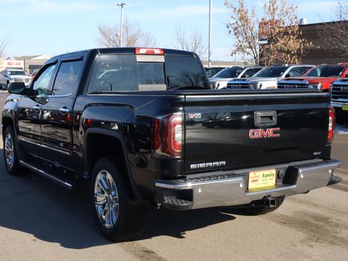 Used 2018 GMC Sierra 1500 SLT image 4