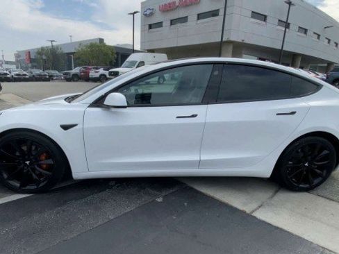 Used 2019 Tesla Model 3 Standard Range Plus image 5