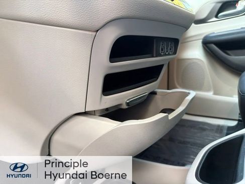 Used 2021 Chrysler Pacifica Touring-L FWD image 26