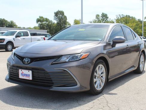 Used 2023 Toyota Camry LE FWD image 3