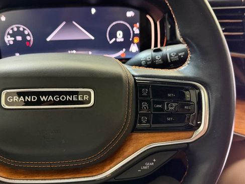 Used 2022 Jeep Grand Wagoneer Series III AWD/4WD image 31