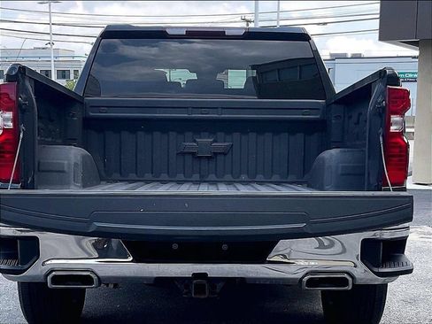 Used 2022 Chevrolet Silverado 1500 LT AWD/4WD image 30