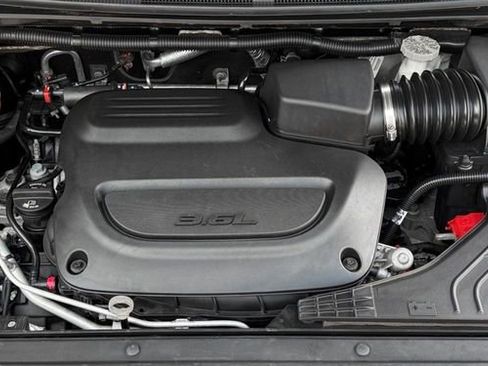 Used 2020 Chrysler Voyager Lxi image 28