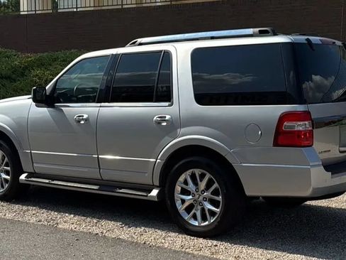 Used 2016 Ford Expedition Limited AWD/4WD image 3