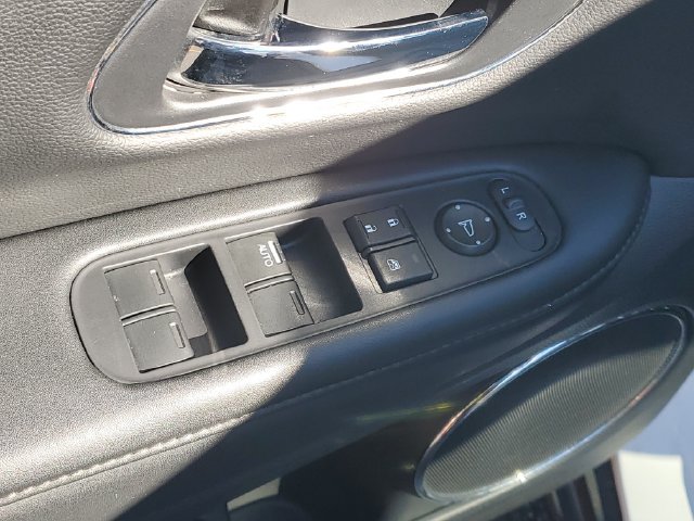 Used 2020 Honda HR-V EX-L image 17