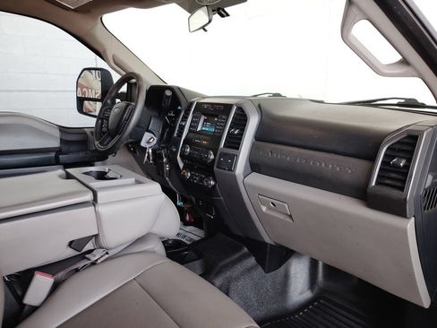 Used 2017 Ford F450 XL w/ Power Equipment Group RWD image 12