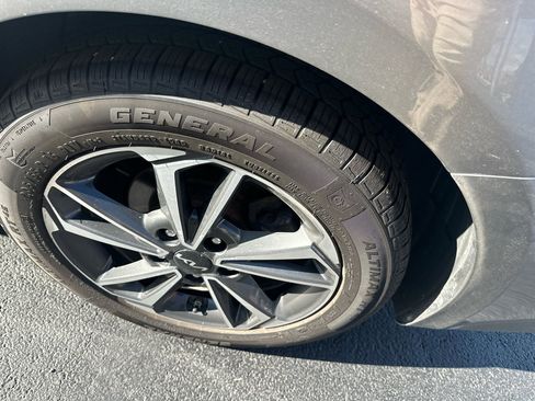 Used 2022 Kia Forte LXS w/ LXS Technology Package image 11