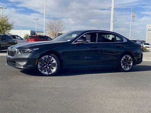 New 2025 BMW i5 xDrive40 w/ Premium Package image 2