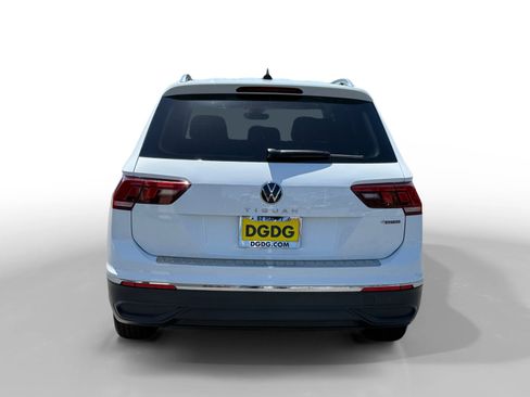 Used 2024 Volkswagen Tiguan SE AWD/4WD image 4