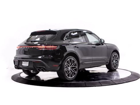 Certified 2026 Porsche Macan AWD/4WD image 7