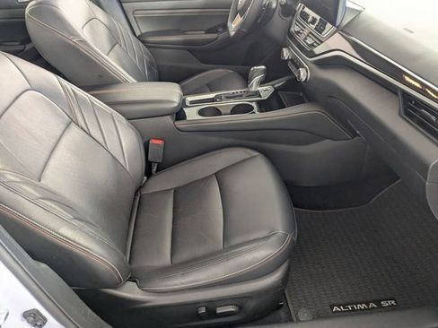 Used 2023 Nissan Altima 2.5 SR w/ SR Premium Package image 32