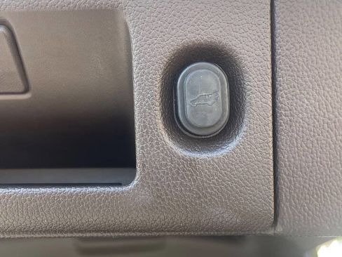 Used 2017 GMC Yukon XL Denali w/ Open Road Package image 22