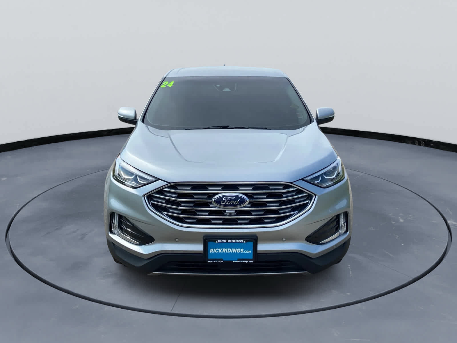 Used 2024 Ford Edge Titanium w/ Equipment Group 301A AWD/4WD image 2