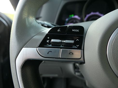 Used 2023 Hyundai Elantra Blue image 14